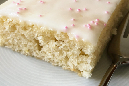 Veganer Zitronen-Blechkuchen
